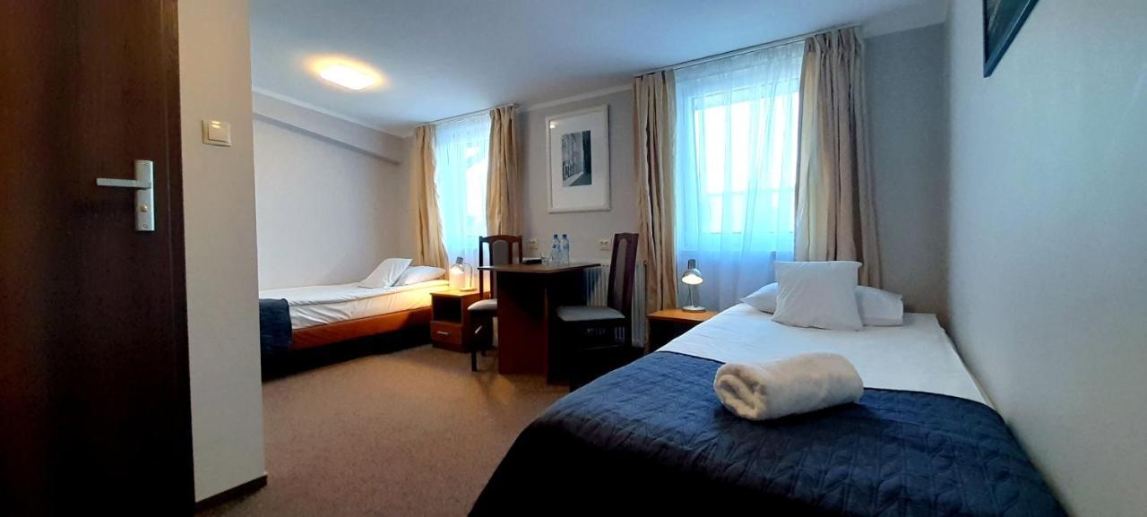 Aparthotel Astral Raszyn Exterior foto