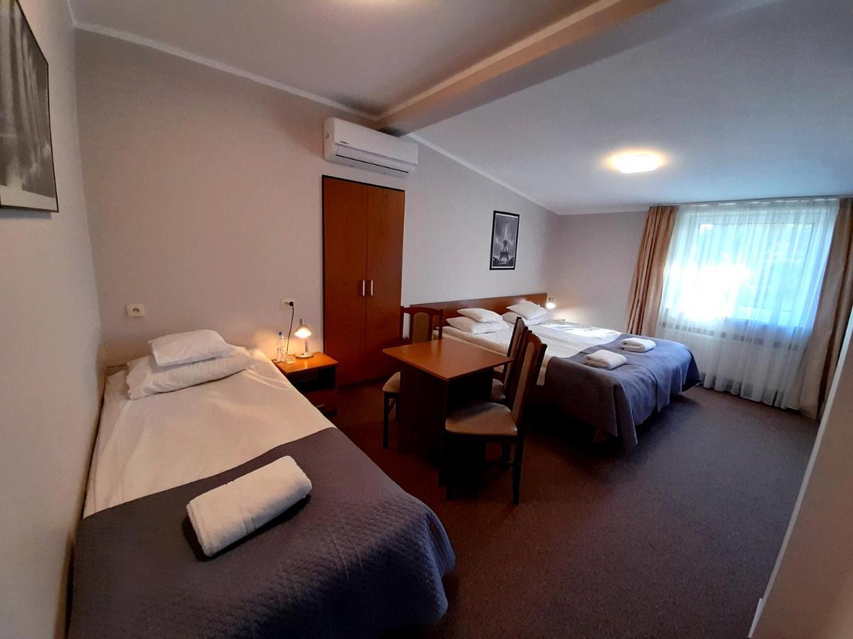 Aparthotel Astral Raszyn Exterior foto
